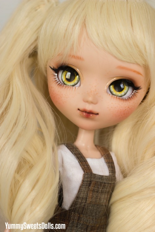 Chocolate Cream Puff Pullip &lt;3www.yummysweetsdolls.etsy.comwww.yummysweetsdolls.comwww.facebo