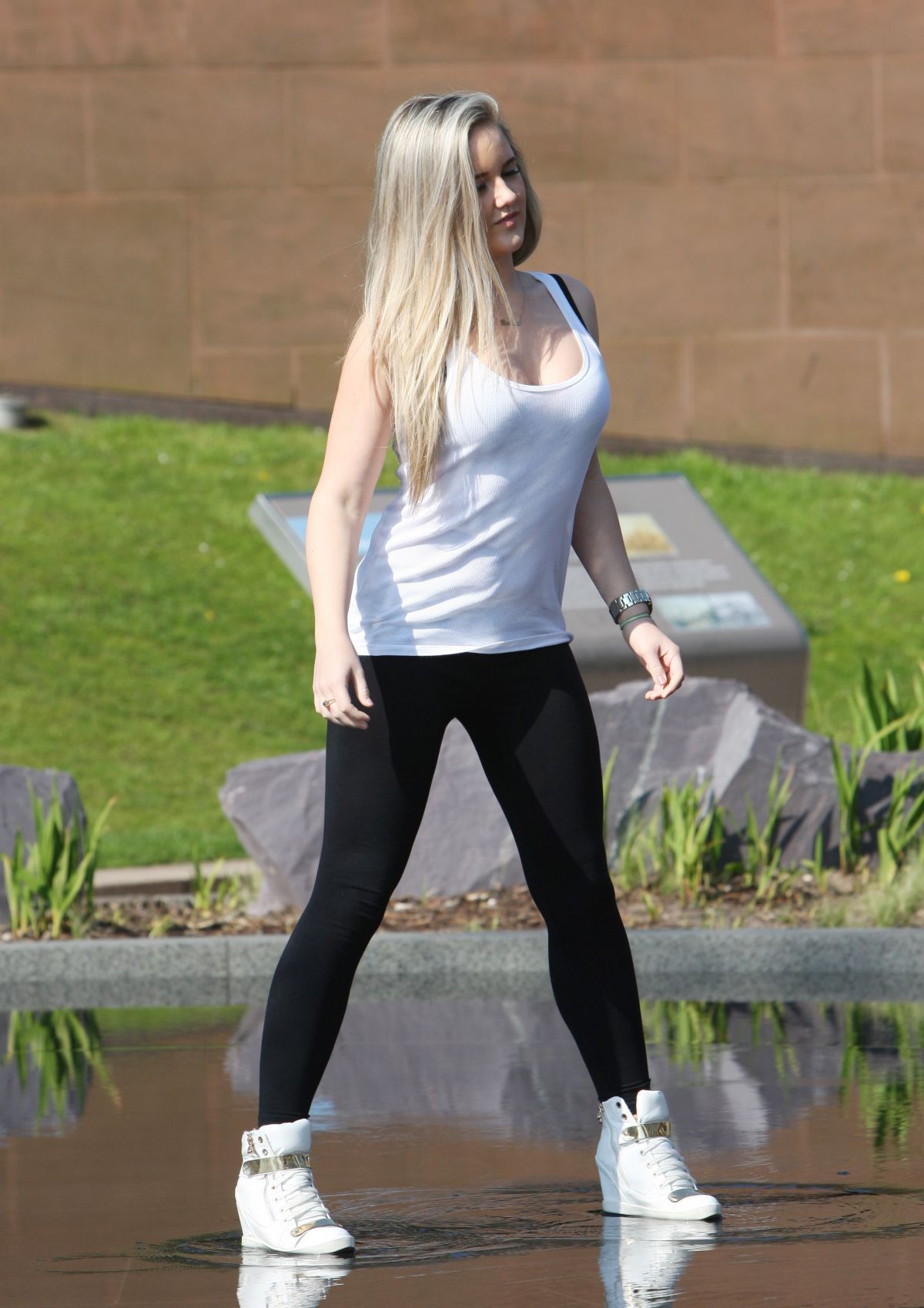 Rachael Rhodes - Liverpool. ♥  Work it missy. Wet style. ♥