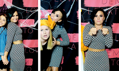Sex burrowjoe:  Demi Lovato at her meet and greet pictures