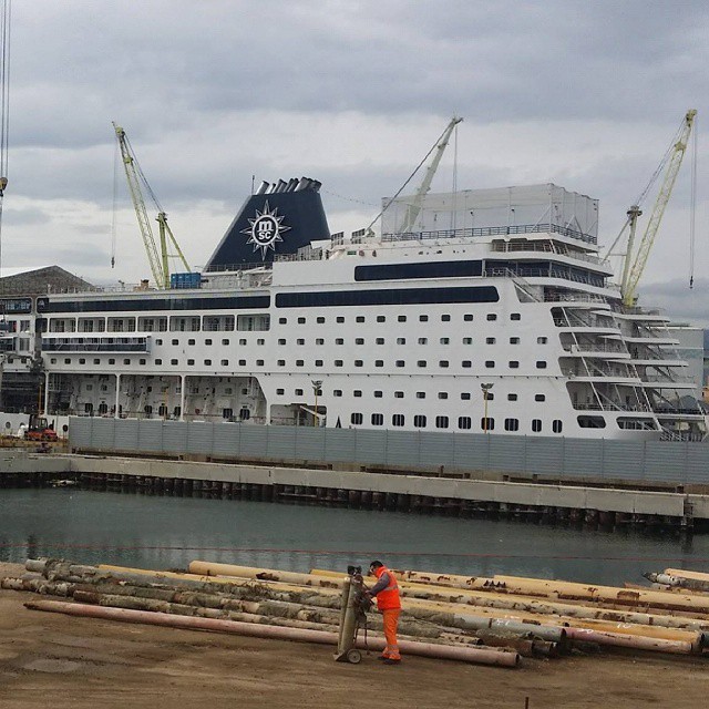 A view of #MscSinfonia in #Fincantieri #shipyard #Palermo today#Reinassance program #allungamento #ship #MSCCrociere