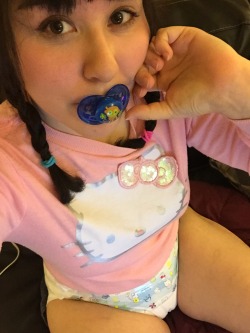 aballycakes:  I’m diapered now on cam,