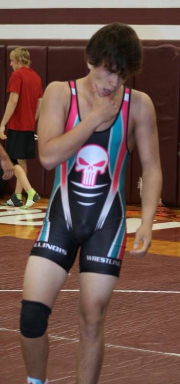 allofthelycra:  jockbrad:Swimmers, wrestlers, football players / singlets, jockstraps, speedos and spandex!http://jockbrad.tumblr.com/  He is just way too pretty to not reblogHot guys in lycra, spandex, and other sports gear » http://allofthelycra.tumblr.