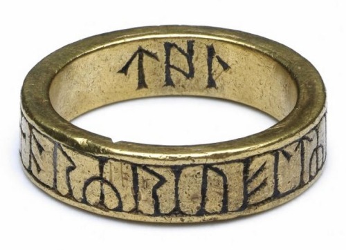 gosiamahoney: One ring to rule them all… Gold ring with runic inscription. Anglo-Saxon, 8th-1