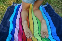 malicaanders:  Really dirty feet… 