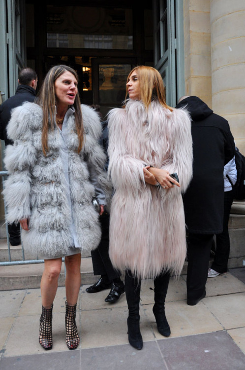 Anna Dello Russo in YSL Caged boots during Paris Fashion Week in 2009, together with Carine Roitfeld