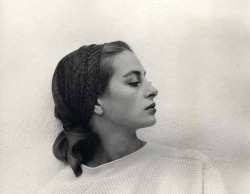 Chaboneobaiarroyoallende:  Germaine Hélène Irène Lefebvre Aka Capucine (1928-1990)…Actriz,