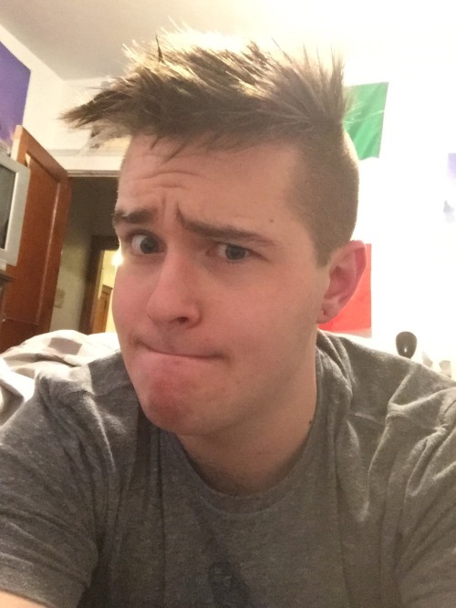 belly-rubs-and-huggin-cubs:I completely shaved off my facial hair and the beard gods are punishing me 😩😩