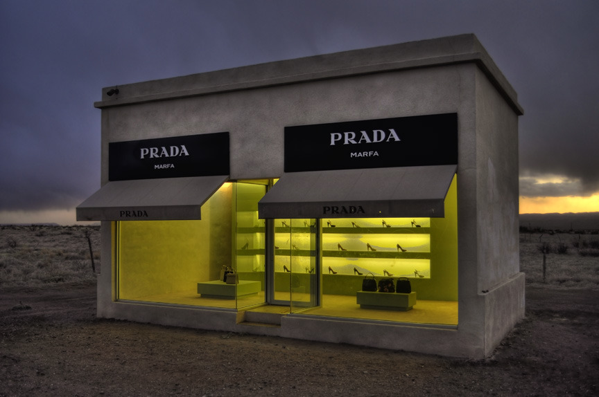 strongehr:  chill-sander:  Prada Marfa, a permanently installed sculpture by artists