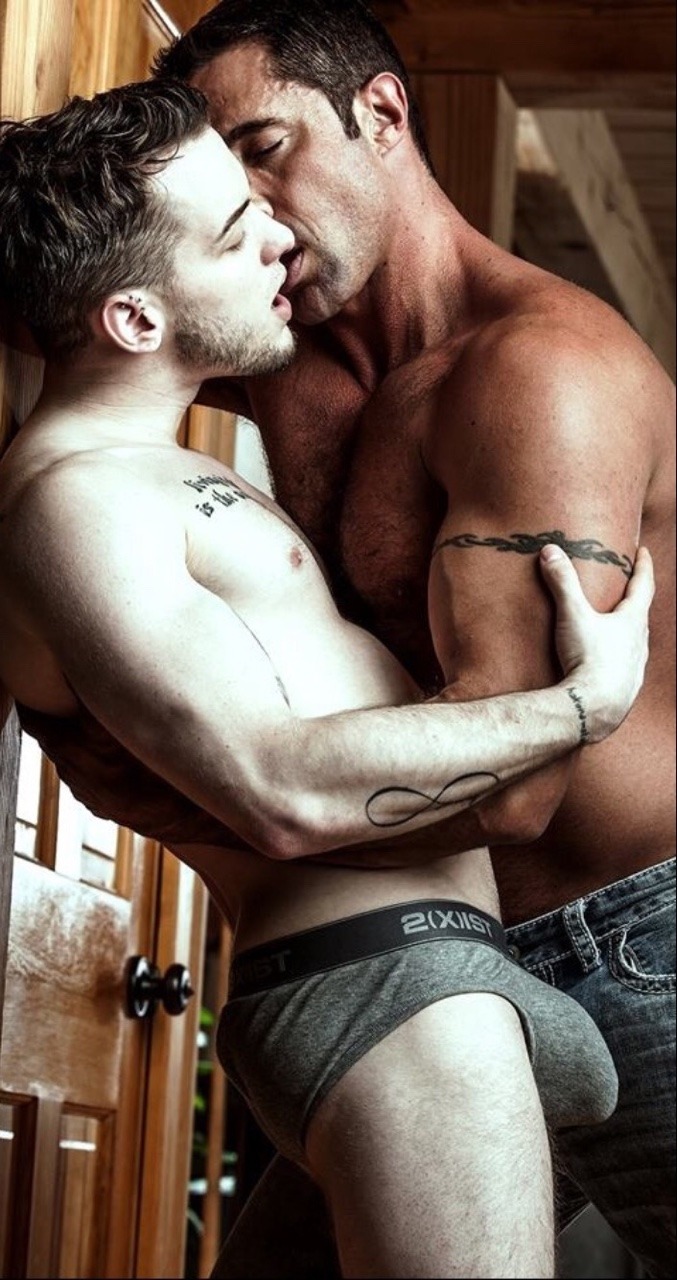 queen-screen:  Colton GREY &amp; Nick CAPRA  Teaser clip (Colton cums briefly):