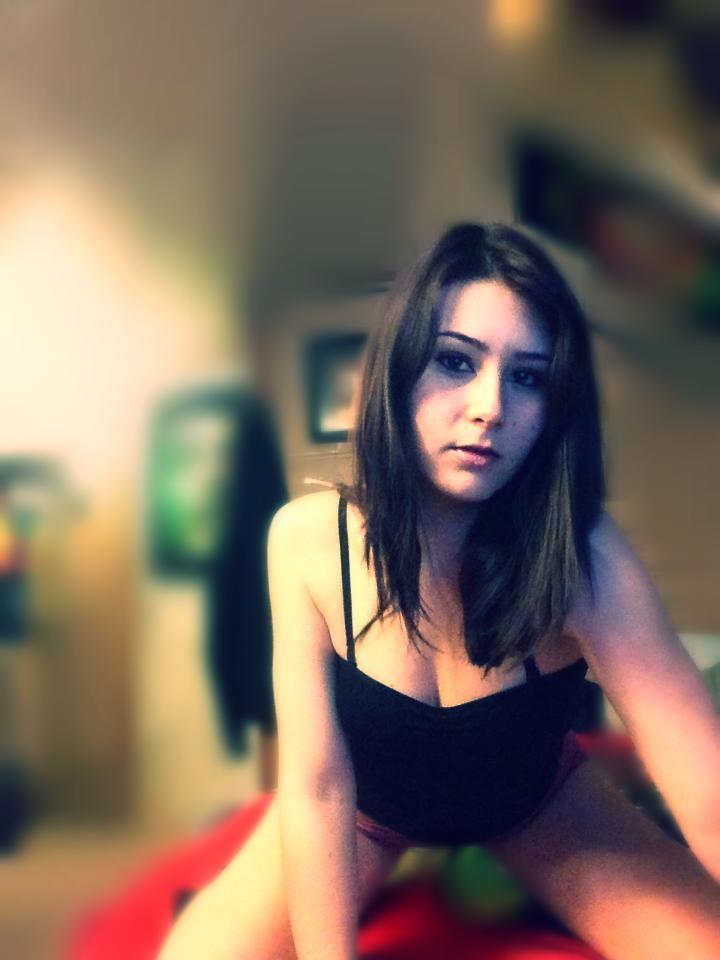 dr3amprinc3ss:  No one beside me, No one to guide me, All alone on my own… -Ugly