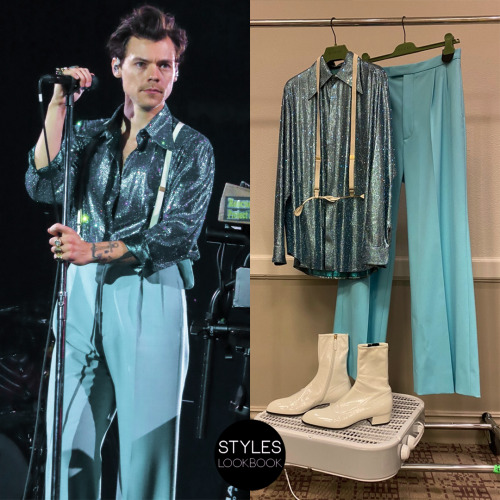 For his Love On Tour show in Little Rock, Harry wore a custom Gucci look featuring a deep blue sequi