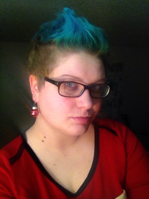 chlorogirl:  Tagged by @ich-bin-khzar for the six selfie challenge. I thought I had already posted most of my selfies to tumblr, but I managed to scrape together six selfies, across the last two months, and showing pretty much the full range of my gender