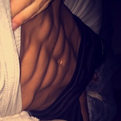 gymaaholic:  Submitted by a fan: #absofsteel