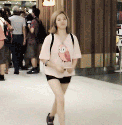 kandycute:  Sunny so cute running to Grandpa ㅠㅠㅠ 