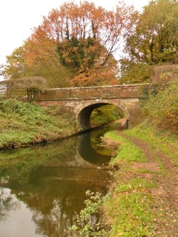 vwcampervan-aldridge:  Canal Bridge reflected