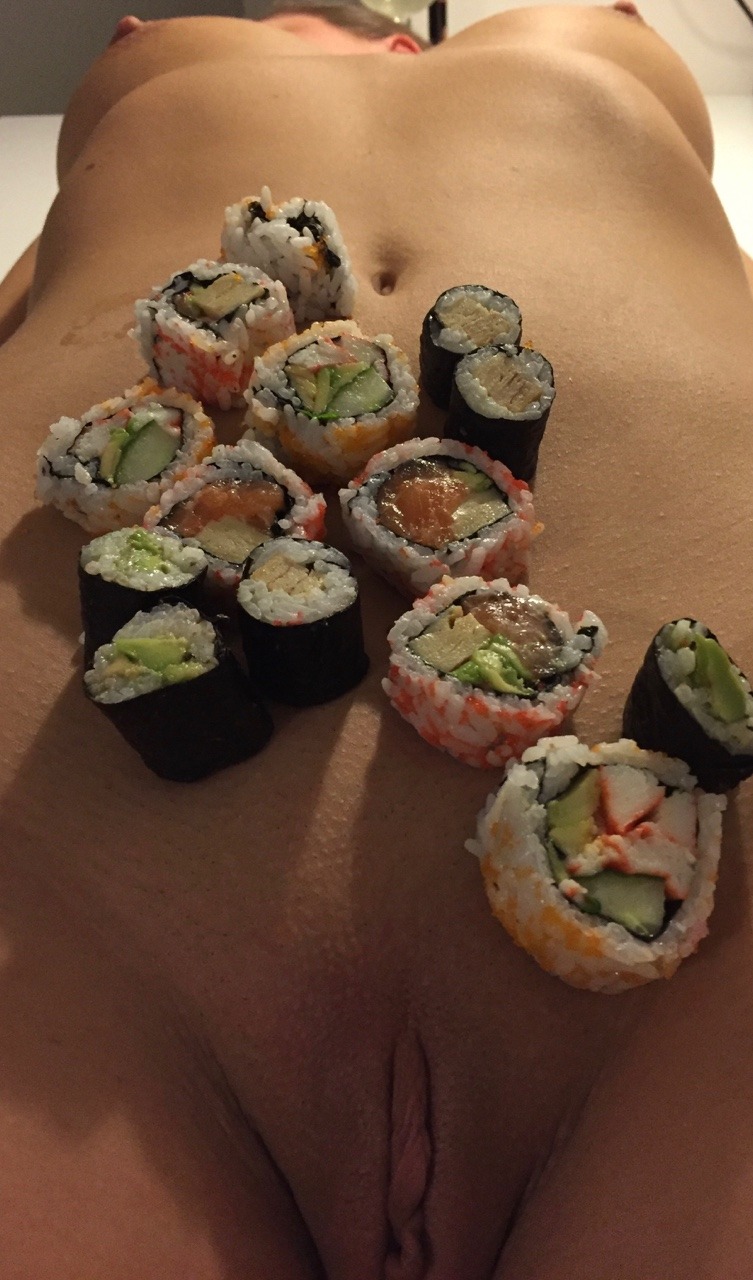 dupsygirl:  Had a great night out tonight🍣🍣💋💋 Re-blog and tell me if