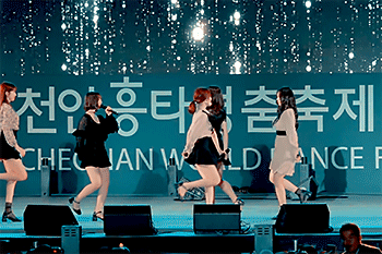 dailygfriend:  GFRIEND performing ‘Time for the moon night’