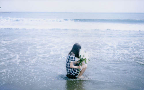my-aeipathy:  想告別卻告別不了 by Yu-Ting Cheng on Flickr. 