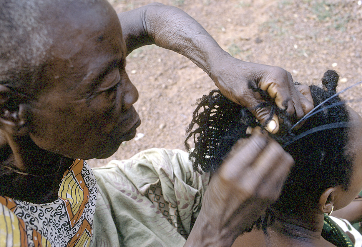 vintagecongo:  Congo, Traditional Mangbetu hairstyle called tumburu or edamburu on