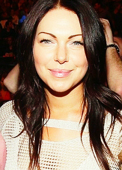 missdontcare-x:  Laura Prepon is literally flawless with any hair colour. 