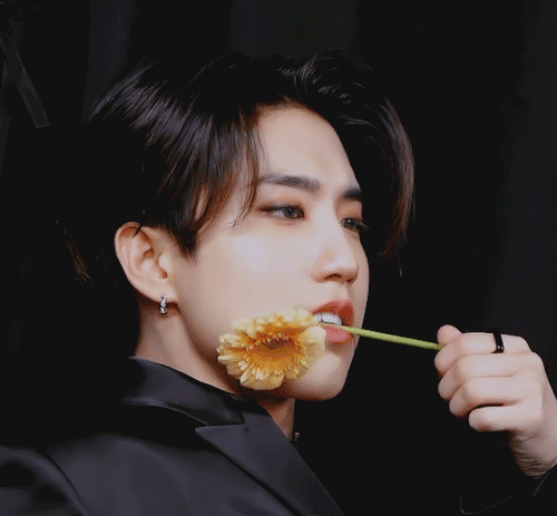 hwangiies - hyun.e