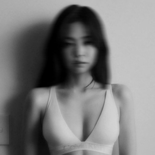 Jennie Moodboard Dark