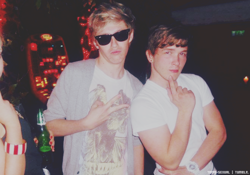 Sex niallhorandrunk:  but why does niall turn pictures