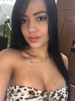 connoisseurofpussy6996:  Latina Cutie 😙