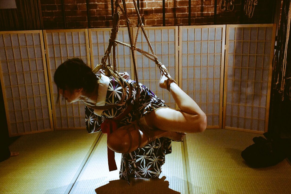 thevertigonetwork:    Kinbaku Ren YagamiModel Yuki Mihonoka 