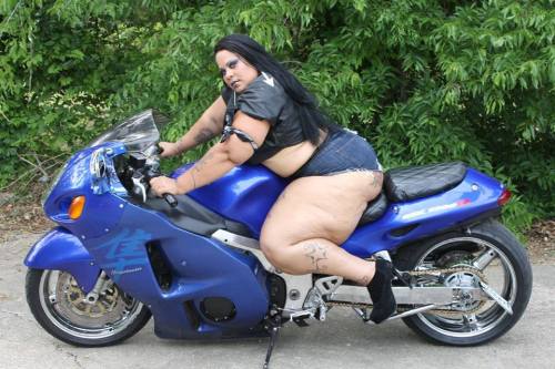 planetofthickbeautifulwomen:                                   Starlett 