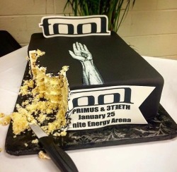 TOOL CAKE