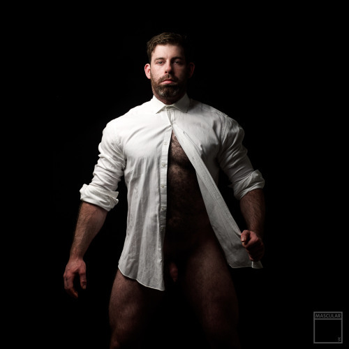 ilovebearsposts:                                 http://www.mascularstudio.com/http://ilovebearsposts.tumblr.com/archive