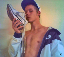 humiliationverbale:  want to taste My Airmax scent, fag ? beg for it 