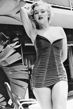 missmonroes:  Marilyn Monroe photographed by Phil Burchman, 1951 