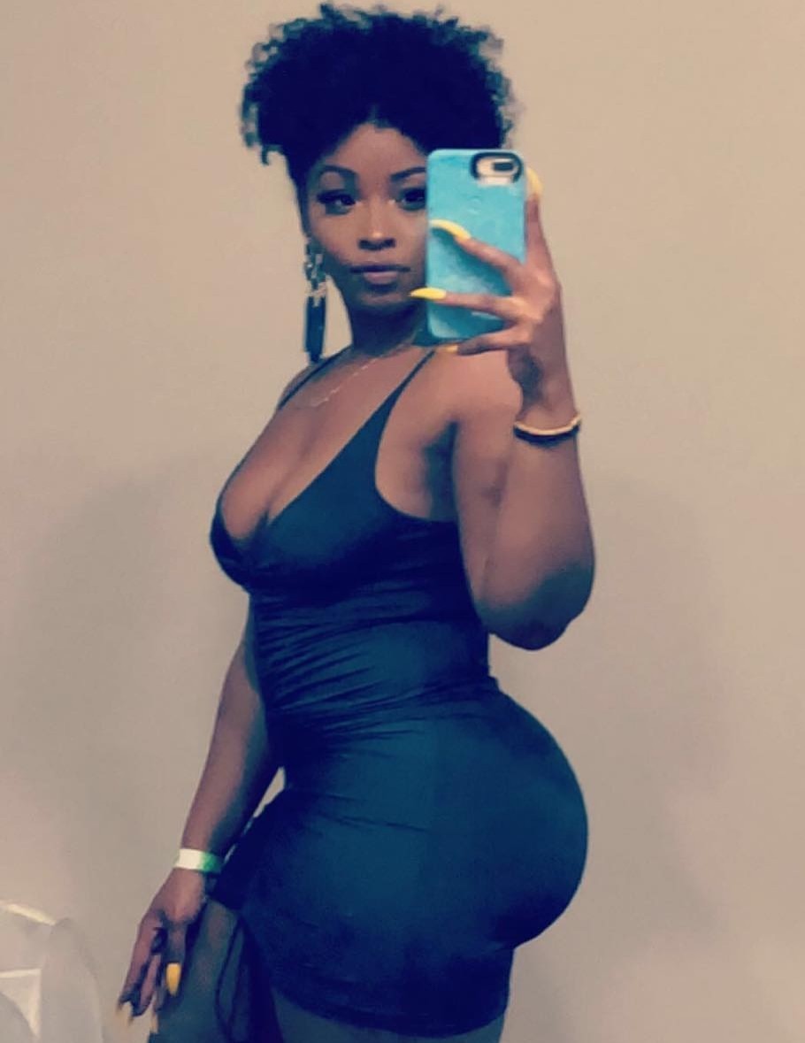 thicksexyasswomen:  ownerconfidence82:  kingjazziedad:  DeliciouslySexy. Curvy. BootiDelicious