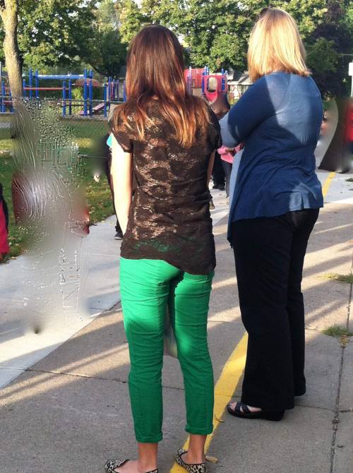 eageral:http://candidca.com/threads/super-cute-young-school-teacher-in-green-pants-and-lace-shirt.18