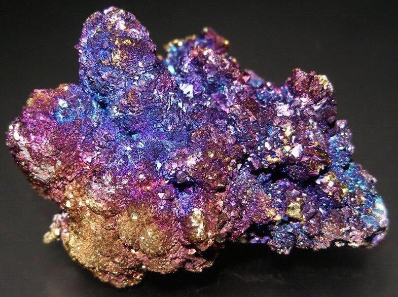 pvnkbaby:  Peacock ore &amp; galaxy comparison