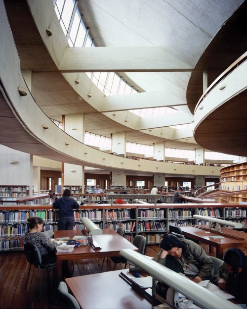 archatlas:  Rogelio Salmona: Bogotá’s Maestro of BrickColombian modernist Rogelio Salmona had an enriching and enduring impact on Bogotá through his mastery of brick.Bogotá is a city of red brick and nobody did more to enrich that material than Rogelio