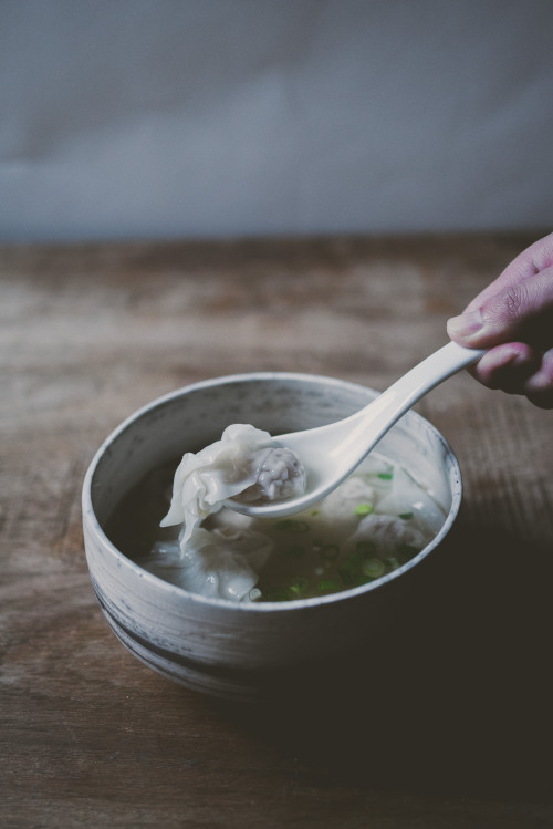 bettysliu:  Suzhou style small wontons! 苏州小馄饨, little, slurpy wontons with fragrant pork filling in 