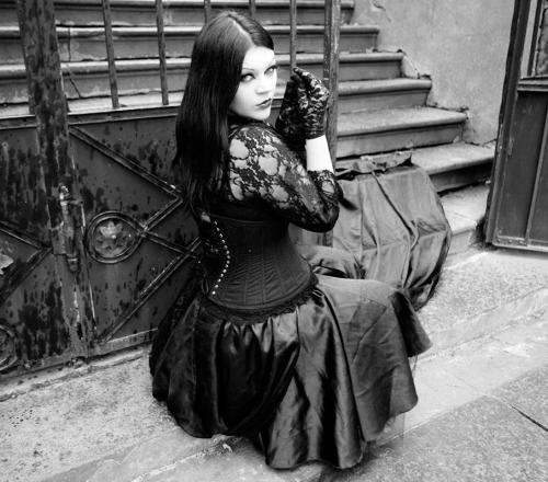 so-goth:  ladydarkheart:  Had to share this @WeHeartIt   ✝ GOTHIC BLOG ✝ 