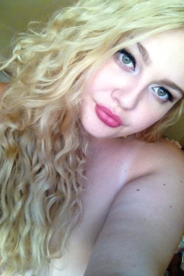 sicknymphet:  tbh selfie spam cuz I feel so ugly and fat today  ABSOLUTELY GORGEOUS