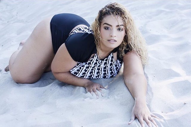 italiankong:  Gorgeous Desiree Jenkins. Eyes and thighs and all good.