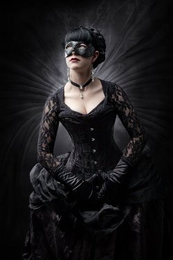 victorian-goth:  Victorian goth http://victorian-goth.tumblr.com/