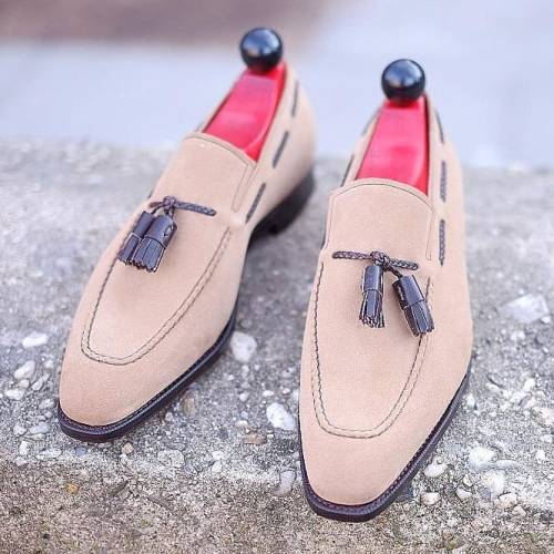 Grab the Eskapa in Oatmeal suede at 30% off in our Summer Sale. Thats $262.50, an unbeatable price f