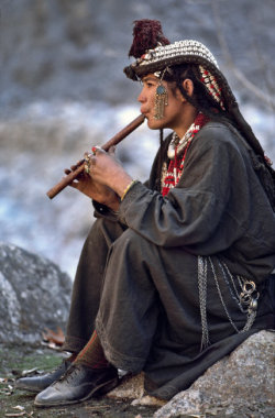 ghamzadi:  Kalash woman, Pakistan [Photo: Steve McCurry, Magnum Photos] 