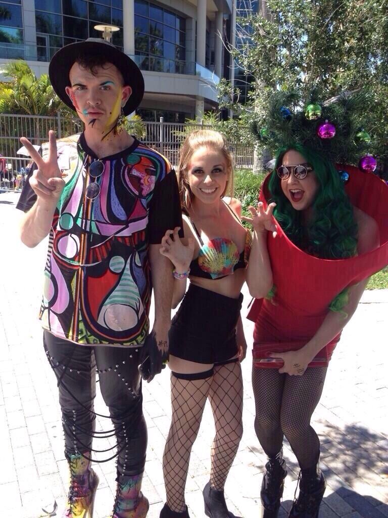 fuckyeahladygaga:  Just a few of the first ARTRAVE attendees outfits. 