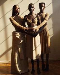 Passabelle:  Nyasha, Mari &Amp;Amp; Nicole