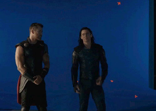 livingthetrashlife:thor and loki: high-5 edition