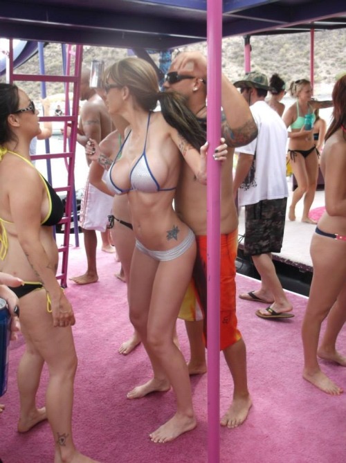 AZ lake party girl flaunting not only her adult photos