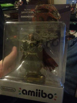 blueganon:  midnakoopa:  The seal is broken. The king of darkness returns.  I am convinced that this is the only proper way to open a Ganondorf amiibo.  DAMN I regret not doing this D: 